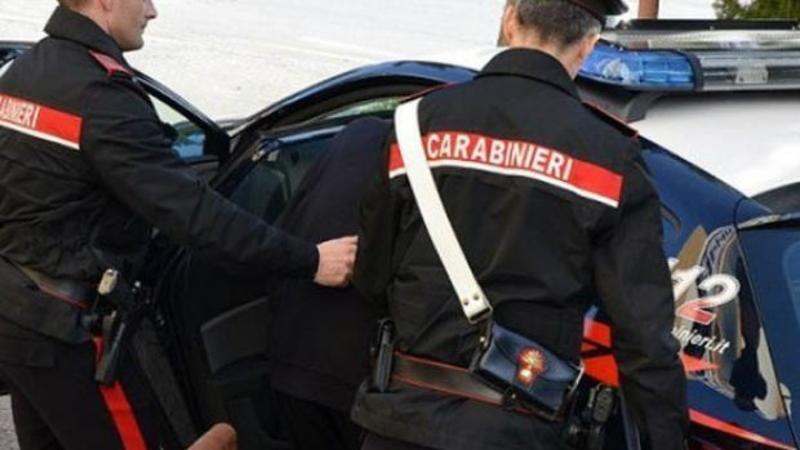 Droga a Salerno,Â 19 arrestiIl boss ai domiciliari gestivail clan grazieÂ alla compagna