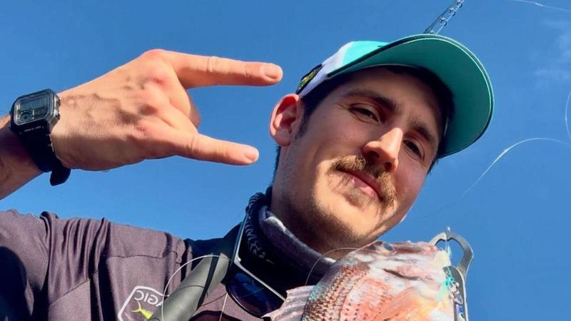 Lanzarote, travolti da un’onda mentre pescano: muore 27enne italiano Lanzarote, travolti da un’onda mentre pescano: muore 27enne italiano