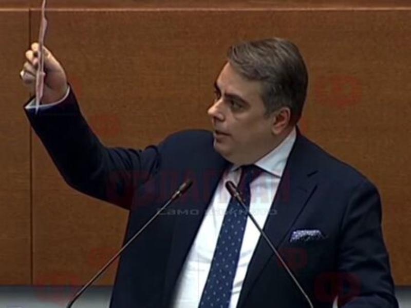 Асен Василев към премиера: Подай оставка, правителството ти краде бъдещето на българите