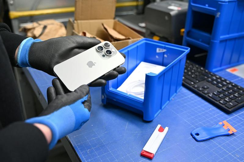 New industry standards and tech advances make pre-owned electronics a viable holiday gift option