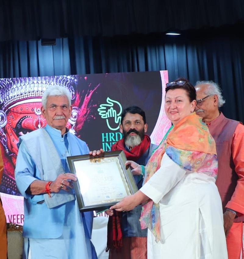 LG attends HRDS India’s ‘Veer Savarkar International Impact Award’ LG attends HRDS India’s ‘Veer Savarkar International Impact Award’