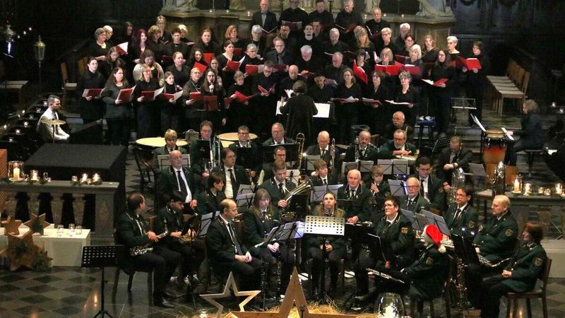 Premium Weihnachtskonzert mit Gänsehautmomenten Premium Weihnachtskonzert mit Gänsehautmomenten