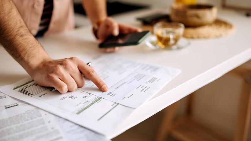 Bonus bollette 2026, soglie e requisiti per il contributo extra. Cosa prevede la bozza del decreto Bonus bollette 2026, soglie e requisiti per il contributo extra. Cosa prevede la bozza del decreto