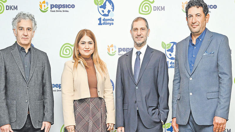 Suya sahip çıkmak için tarlada iş birliği Suya sahip çıkmak için tarlada iş birliği