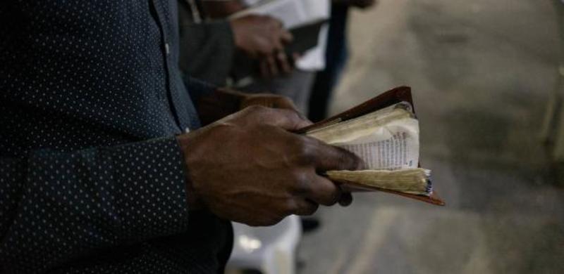 Não é esquerda e direita: é a religião que divide o país