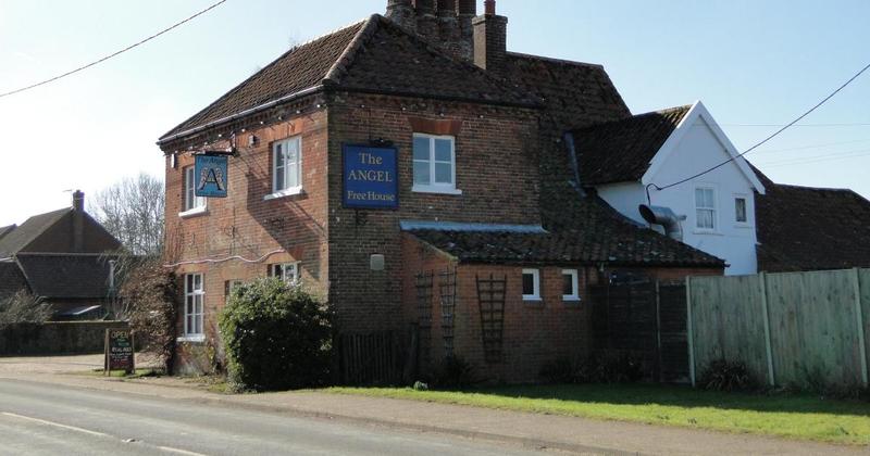Vacant village pub once owned by ancestor of Abraham Lincoln goes up for rent