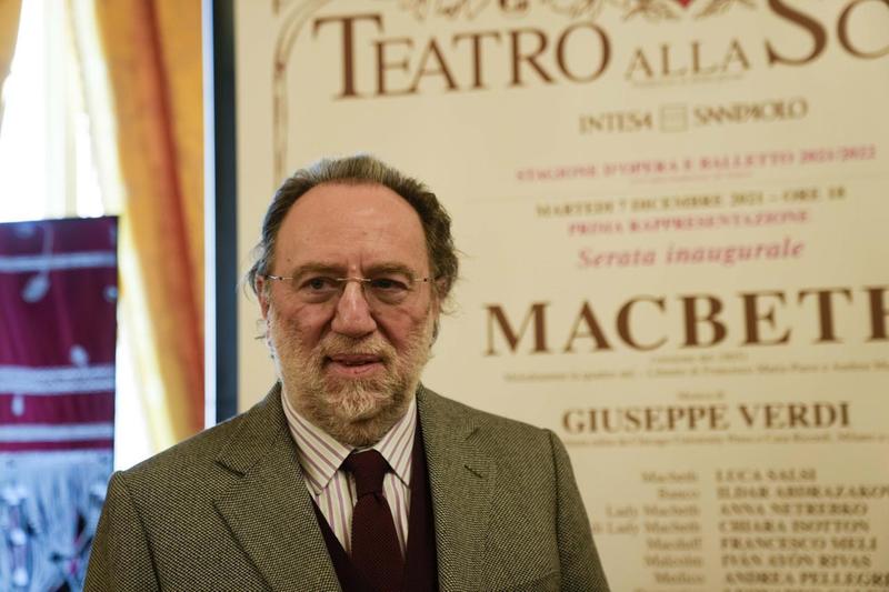 Malore per Riccardo Chailly alla Scala: Macbeth interrotta, il maestro portato in ospedale Malore per Riccardo Chailly alla Scala: Macbeth interrotta, il maestro portato in ospedale