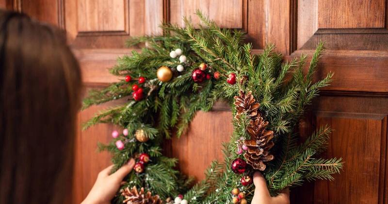 Áilín Quinlan: Would you pay someone else to decorate your home for Christmas? Áilín Quinlan: Would you pay someone else to decorate your home for Christmas?