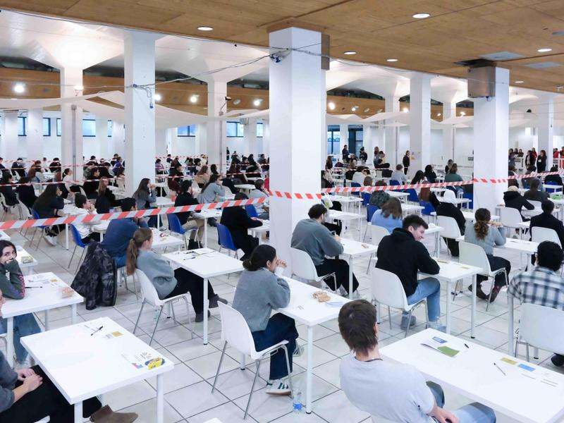 Medicina, è ancora scoglio Fisica. Il peso dell'acqua e altri errori: rischio ricorsi. Il ministero: verso sanatoria, tutti in graduatoria