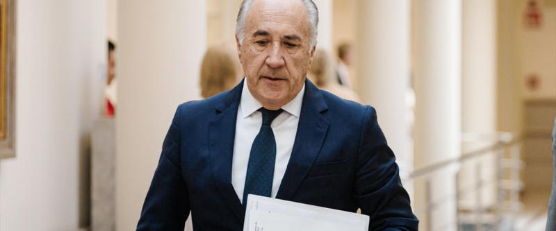 Lo que hay detrás de la denuncia a Landaluce (PP) ante Fiscalía: malversación de fondos, tráfico de influencias y Alvise Pérez Lo que hay detrás de la denuncia a Landaluce (PP) ante Fiscalía: malversación de fondos, tráfico de influencias y Alvise Pérez