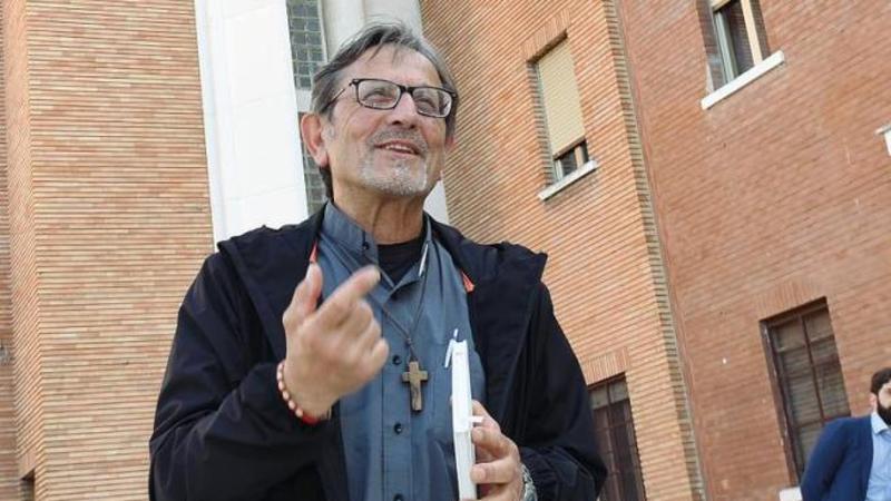 Dagli under 14 insulti sessisti alle 17enni del Napoli Women Il prete anti-camorra e presidente del club: Â«Li punirÃ² con corsi educativiÂ»