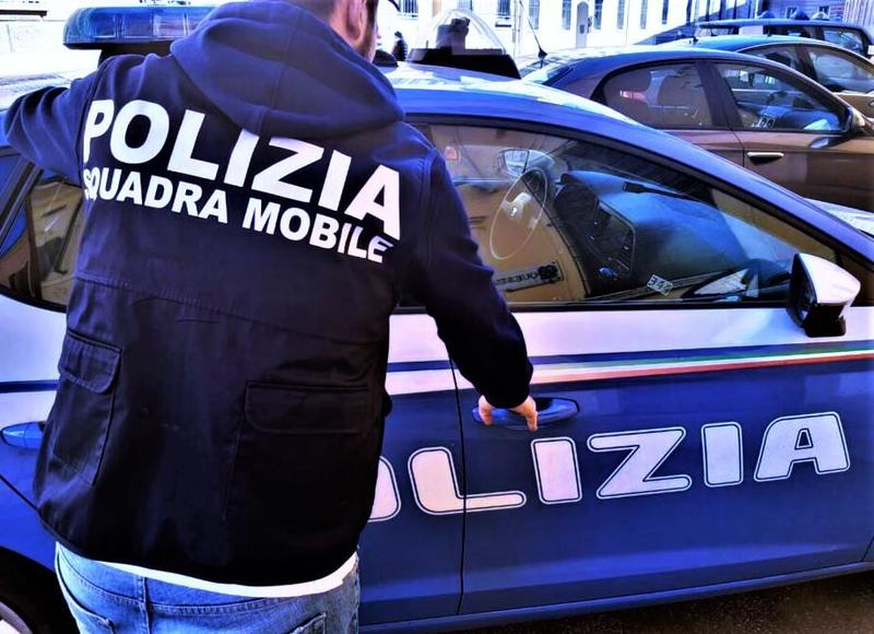 In auto con 20 chili di cocaina, residente a Ferrara arrestato dalla polizia In auto con 20 chili di cocaina, residente a Ferrara arrestato dalla polizia