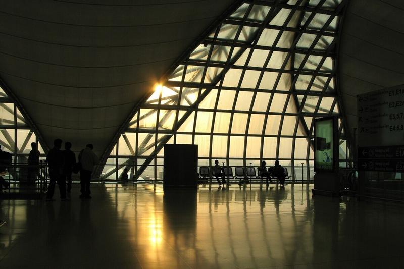 Память стёрлась, деньги исчезли: в аэропорту Бангкока происходят странные вещи с россиянами