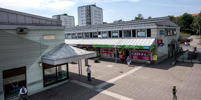 Befria barnen i Biskopsgården från vuxnas dömande blickar Befria barnen i Biskopsgården från vuxnas dömande blickar