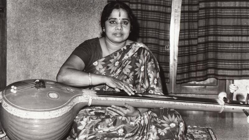 ‘ഗുരുവായൂരിൽ ചെന്നുനിന്ന് ലീലയുടെ ശബ്ദത്തിൽ ജ്ഞാനപ്പാന കേൾക്കുമ്പോൾ തോന്നുന്ന അനുഭൂതിക്ക് പകരം വെക്കാൻ മറ്റൊന്നില്ല’ ‘ഗുരുവായൂരിൽ ചെന്നുനിന്ന് ലീലയുടെ ശബ്ദത്തിൽ ജ്ഞാനപ്പാന കേൾക്കുമ്പോൾ തോന്നുന്ന അനുഭൂതിക്ക് പകരം വെക്കാൻ മറ്റൊന്നില്ല’