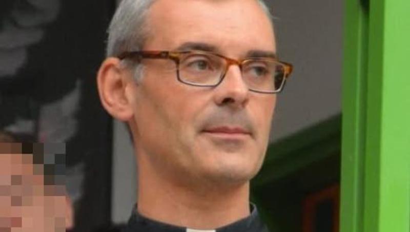 “Ha bisogno di aiuto?”: don Andrea Ferrarotti preso a botte per aver cercato di difendere una donna