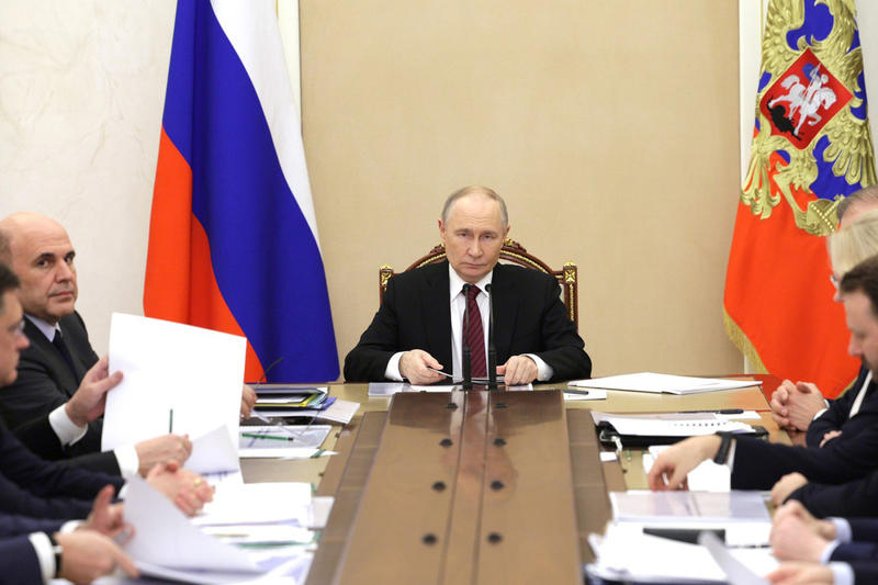 Путин пообещал системно работать над увеличением доходов пенсионеров Путин пообещал системно работать над увеличением доходов пенсионеров