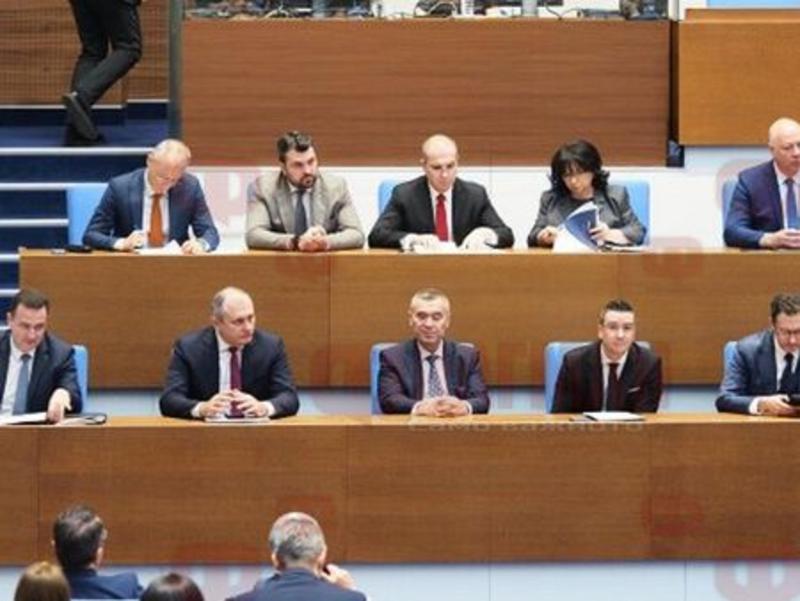 Извънредно! Подава ли оставка правителството?