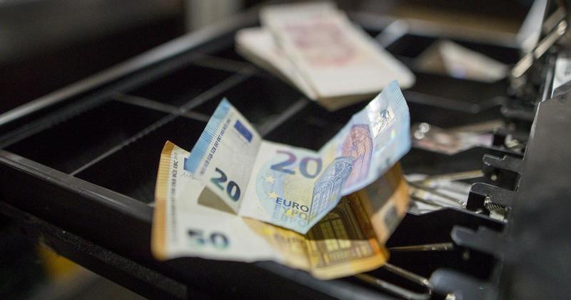 Svima koji žive u Hrvatskoj od danas će biti teže skrivati dohodak, imovinu ili transakcije Svima koji žive u Hrvatskoj od danas će biti teže skrivati dohodak, imovinu ili transakcije