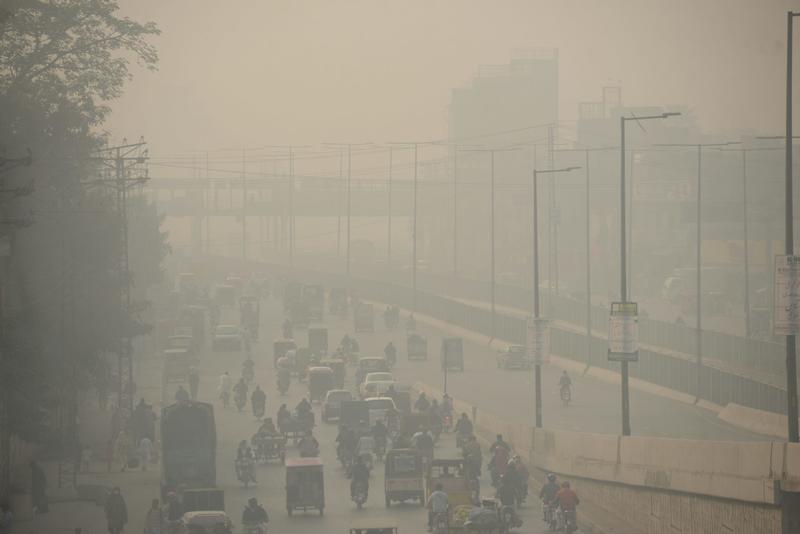 Lahore’s toxic winters: how smog is reshaping daily life in urban Pakistan Lahore’s toxic winters: how smog is reshaping daily life in urban Pakistan