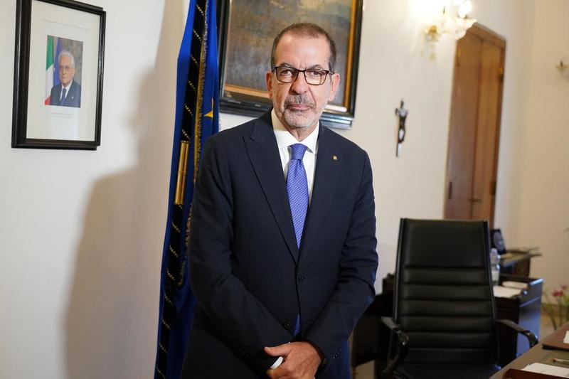 Livorno, lo scontro istituzionale si allarga: il prefetto nel mirino del consiglio comunale