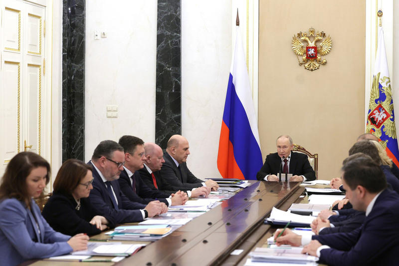 Президент объявил о введении семейных выплат для семей с двумя и более детьми Президент объявил о введении семейных выплат для семей с двумя и более детьми