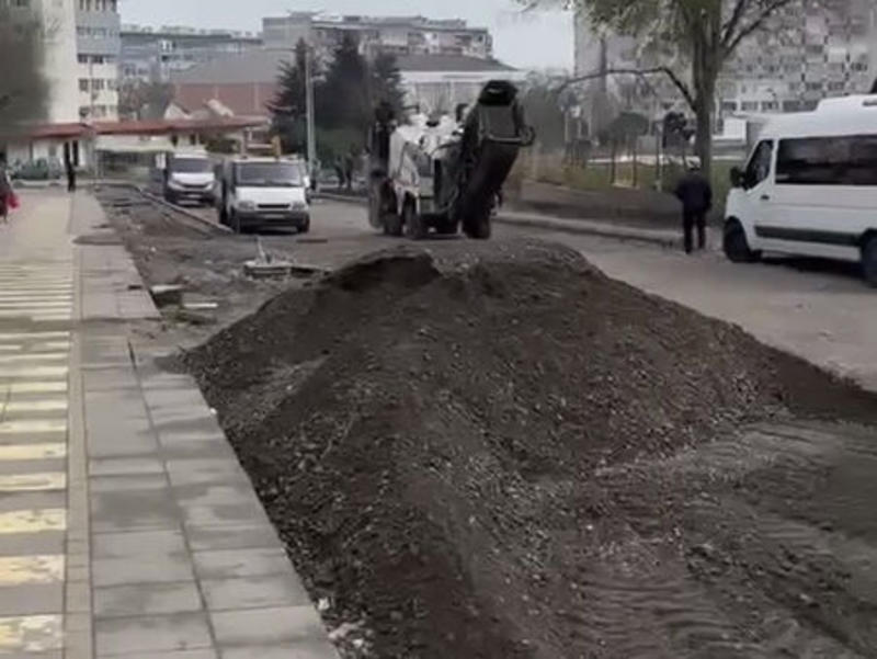 Улицата към новата детска болница в Бургас непоносимо отесня, алармират граждани