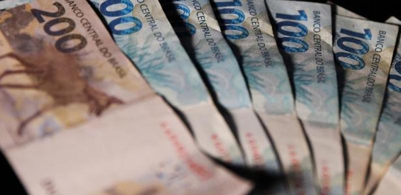 Empresas que devem R$ 51 bilhões à União têm benefícios tributários bilionários