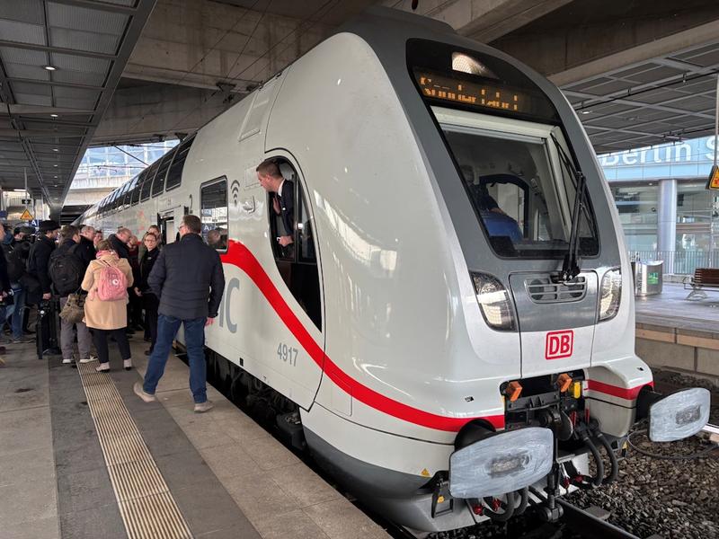 Vom Pannenprojekt zur Prestigestrecke: Dresdner Bahn startet nach drei Jahrzehnten