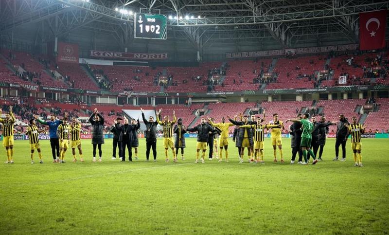 ΑΕΚ με μέταλλο, προσωπικότητες και σφραγίδα Νίκολιτς