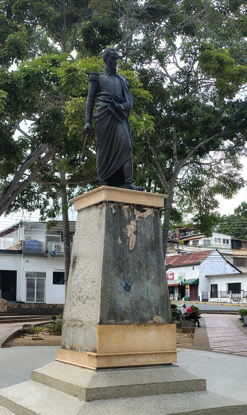 Sigue deteriorándose pedestal de la Plaza Bolívar de Betijoque ante indiferencia de autoridades municipales Sigue deteriorándose pedestal de la Plaza Bolívar de Betijoque ante indiferencia de autoridades municipales
