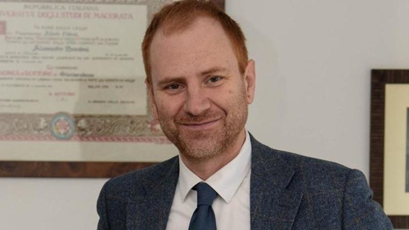 Truffa sentimentale a una donna: invia 17mila euro a uno sconosciuto