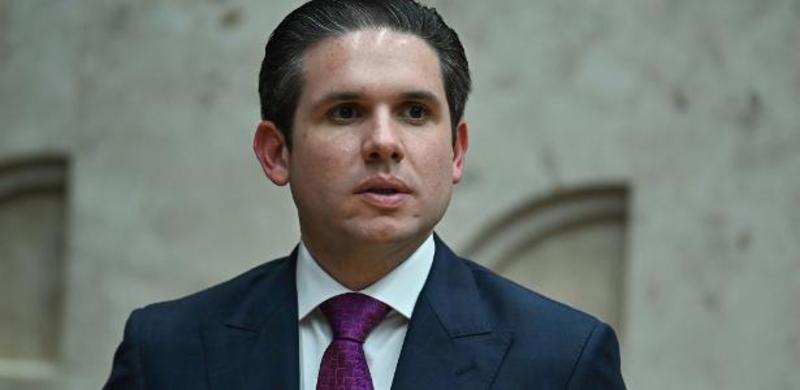 Hugo Motta se aproxima de ser um inimigo da democracia brasileira