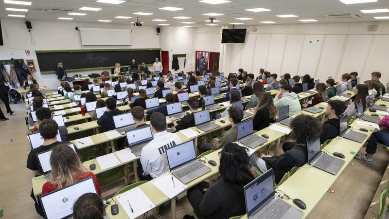 Il test di Medicina, il flop, la sanatoria e il ritorno del 6 politico