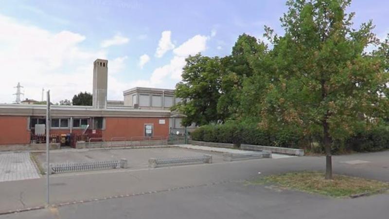 Riapre la scuola Giovanni XXIII, ma la protesta rimane: «Ci sono ancora topi» Riapre la scuola Giovanni XXIII, ma la protesta rimane: «Ci sono ancora topi»