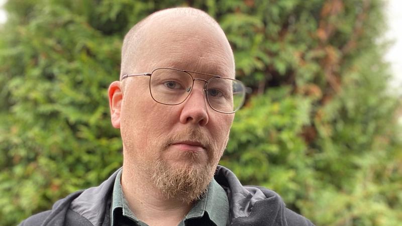 Hun river ned det meste som lukter norsk