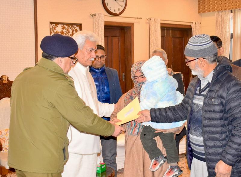 LG meets the families of Nowgam’s accidental blast martyrs LG meets the families of Nowgam’s accidental blast martyrs