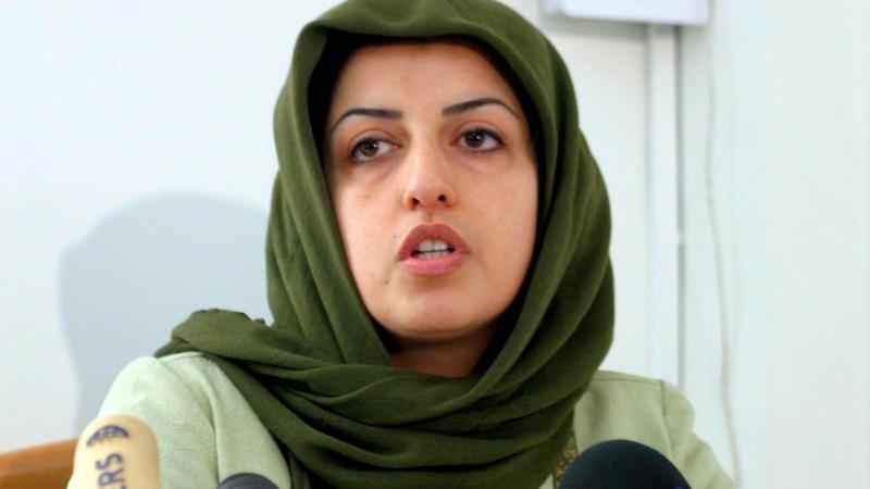 Chi è Narges Mohammadi, premio Nobel per la Pace 2023 e icona della resistenza civile in Iran /