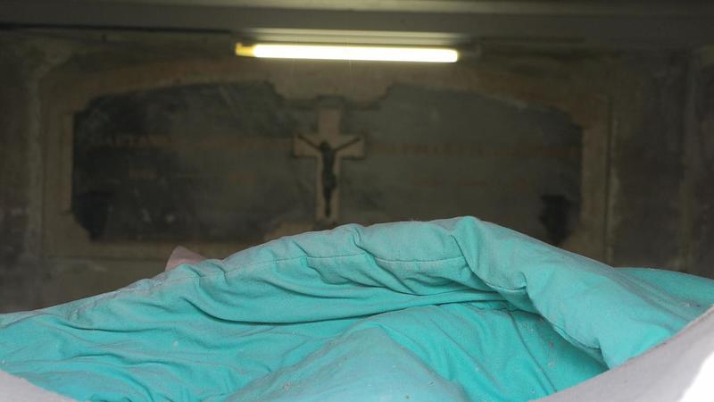 A Modena i senzatetto dormono nei loculi, Caldana: «La rete di assistenza è al collasso» A Modena i senzatetto dormono nei loculi, Caldana: «La rete di assistenza è al collasso»