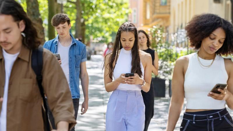 Mit Weltretter-Posts stärkt man keine Demokratie