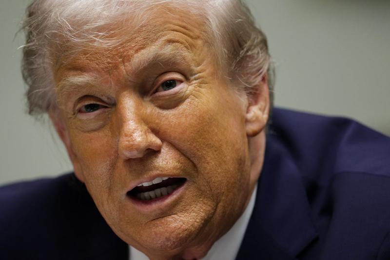 White House Resorts to Desperate Method to Brag About Trump’s Economy