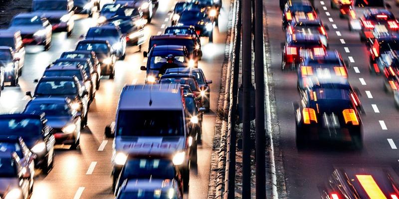 Aus für Verbrenner-Aus: Die EU schaufelt das Grab für ihre eigene Industrie Aus für Verbrenner-Aus: Die EU schaufelt das Grab für ihre eigene Industrie