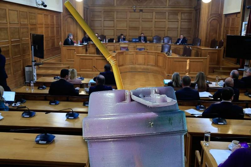 Ο «Φραπές» ειρωνεύεται, η ΝΔ κάνει πλάτες, η χώρα ντροπιάζεται Ο «Φραπές» ειρωνεύεται, η ΝΔ κάνει πλάτες, η χώρα ντροπιάζεται