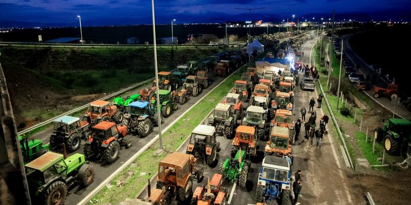 Για να υπάρξει μέλλον… Νίκη στον αγώνα των αγροτών Για να υπάρξει μέλλον… Νίκη στον αγώνα των αγροτών