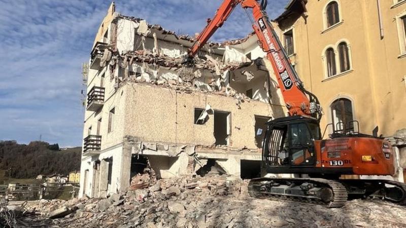 Dopo un secolo rinasce l’ex albergo Mirasole a Dossena