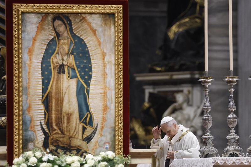 El papa pide a la Virgen de Guadalupe que aleje a los jóvenes del crimen y las adicciones El papa pide a la Virgen de Guadalupe que aleje a los jóvenes del crimen y las adicciones