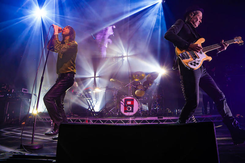 Music / Primal Scream's Nazi Star of David stunt is unforgivable Music / Primal Scream's Nazi Star of David stunt is unforgivable