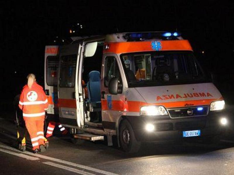 Incidente a Ponticelli, perde il controllo dello scooter e si schianta: morto 46enne Incidente a Ponticelli, perde il controllo dello scooter e si schianta: morto 46enne