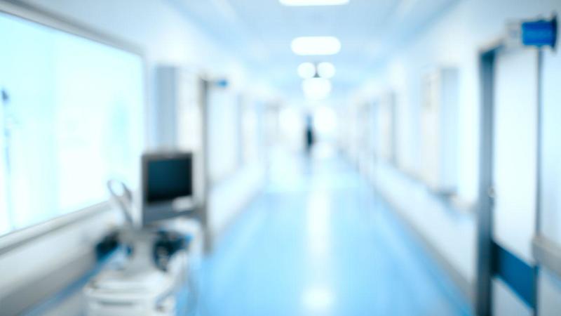 Muore a 39 anni: dolori al petto e sette ore di attesa al pronto soccorso – Aperta un’indagine Muore a 39 anni: dolori al petto e sette ore di attesa al pronto soccorso – Aperta un’indagine