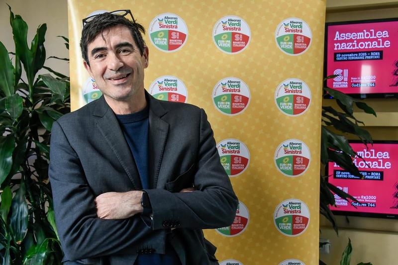 Fratoianni: «Conte? Su Trump non sono d’accordo, per noi resta un avversario irriducibile» Fratoianni: «Conte? Su Trump non sono d’accordo, per noi resta un avversario irriducibile»